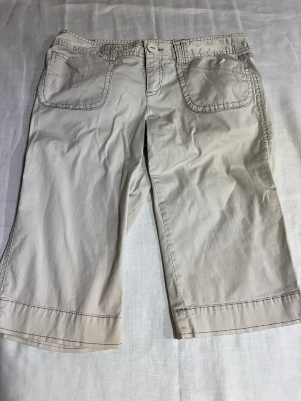 Aeropostale Womens Size 7/8 Below The Knee Capris Off White Pants 32X15